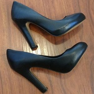 Aldo Leather Heels Black Size 8